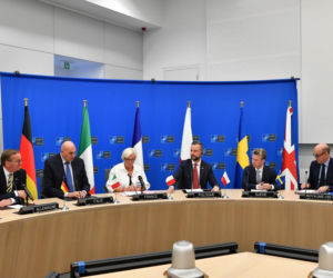 wicepremier - minister obrony narodowej Władysław Kosiniak-Kamysz wziął udział w spotkaniu ministrów obrony NATO w Brukseli