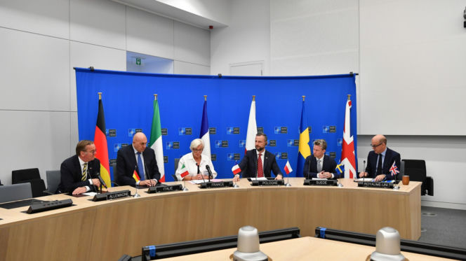 wicepremier - minister obrony narodowej Władysław Kosiniak-Kamysz wziął udział w spotkaniu ministrów obrony NATO w Brukseli