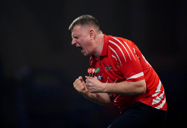 Wielki sukces Polaka na MŚ! Zwycięski horror Krzysztofa Ratajskiego. Zagra o hitowy ćwierćfinał