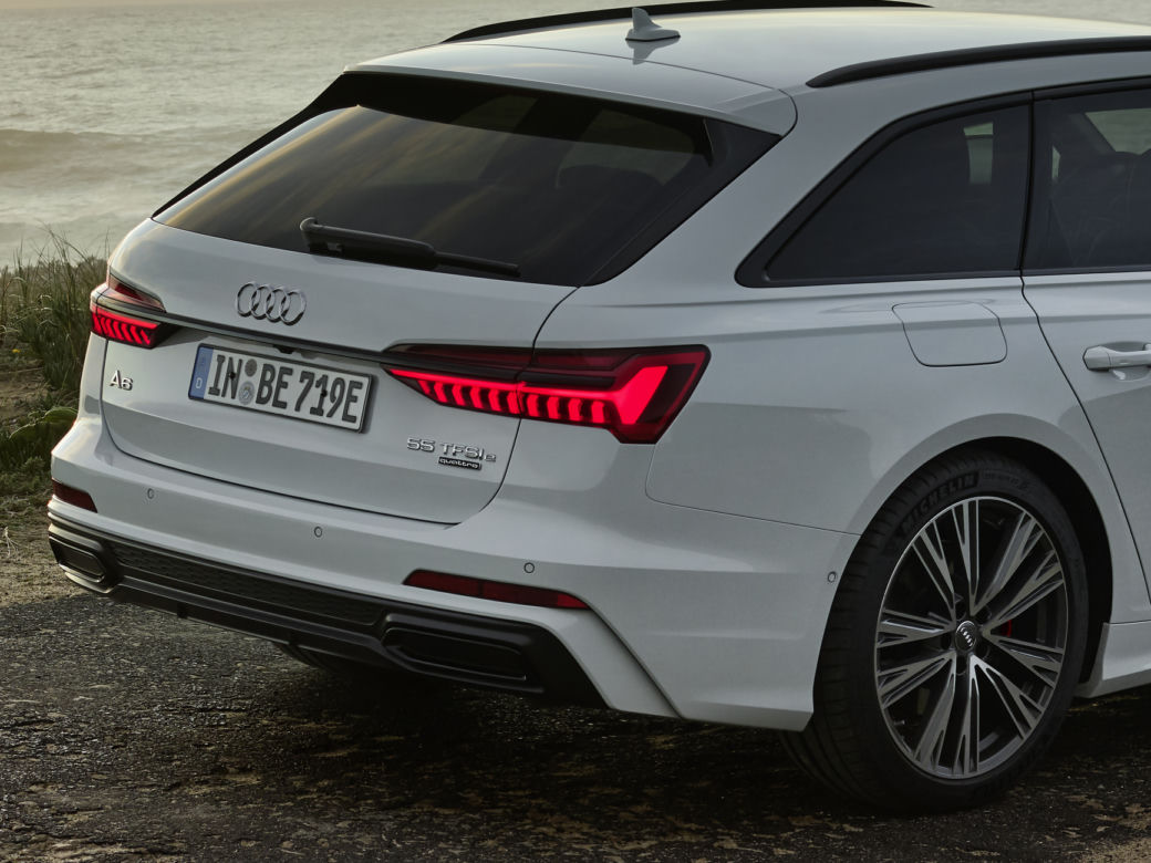 (2020) Audi A6 Avant TFSI e quattro