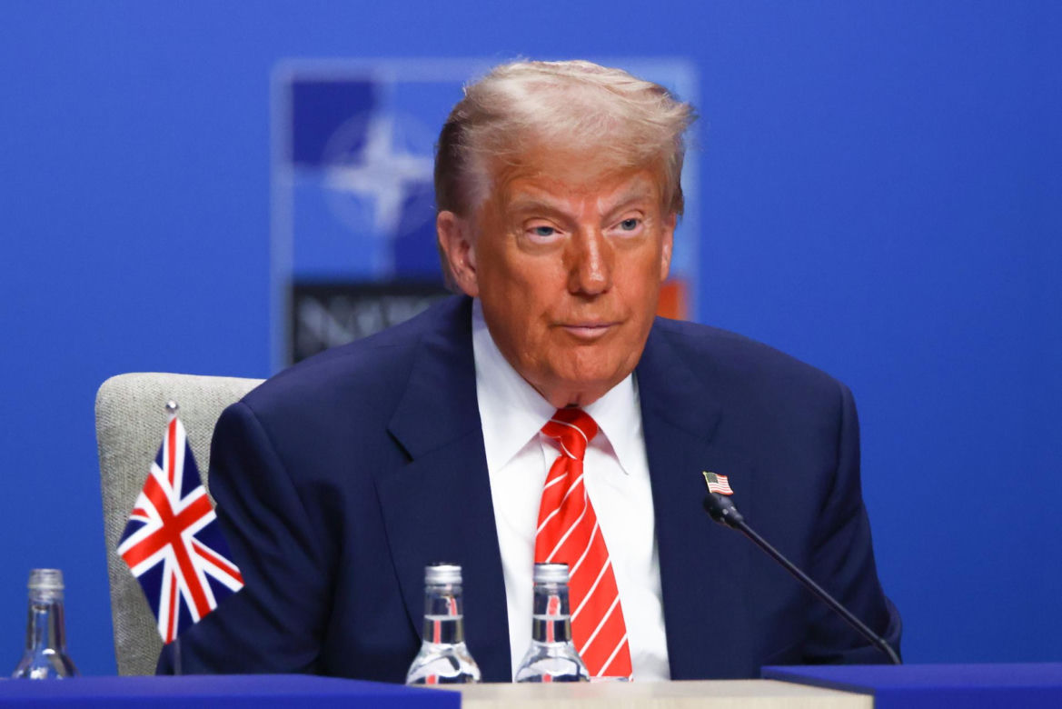 Trump sprawił, że "wszyscy zatańczyli tak, jak im zagrał na fujarce". Szokujące wnioski po Hadze!