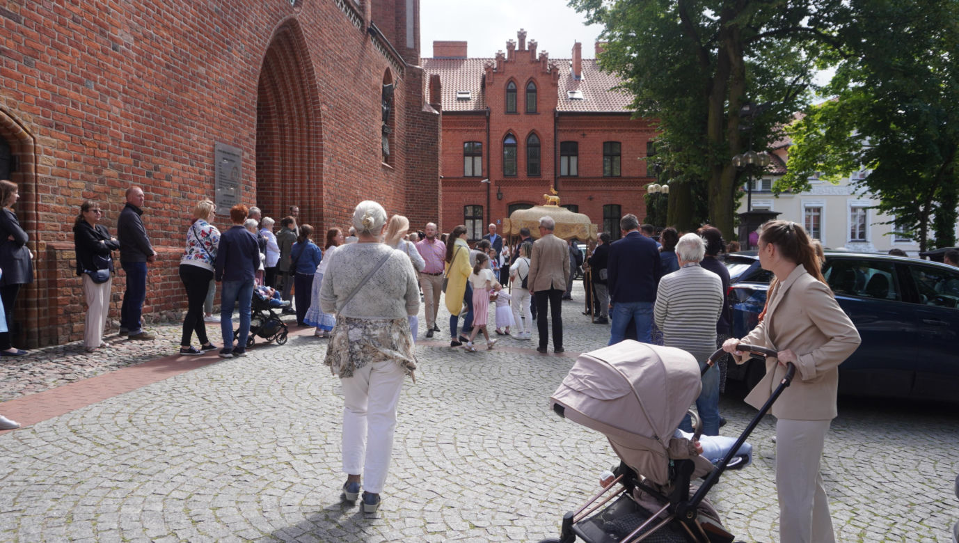 Boże Ciało 2025. Tysiące osób uczestniczyło w olsztyńskich procesjach