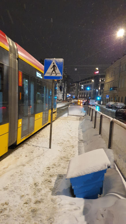Zimowe utrudnienia w Warszawie