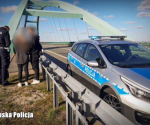 Weszli na przęsło ogromnego wiaduktu w Świebodzinie! Jeden podmuch wiatru mógł doprowadzić do wielkiej tragedii [ZDJĘCIA]