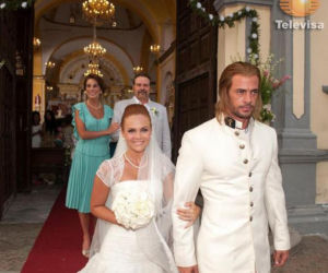 Burza. Damian (William Levy), Esthercita (Laura Carmine), Fulgencio (Cesar Evora)