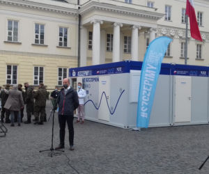  Gigantyczna kolejka do szczepień bez rejestracji. Plac Bankowy. 