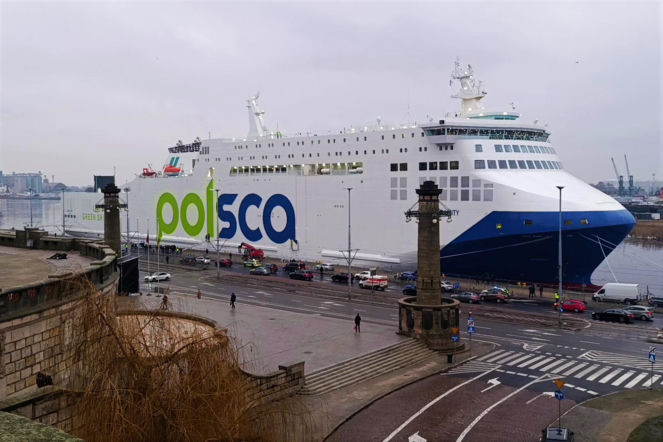 Prom Jantar Unity rozpoczyna morską przygodę. Co oznacza napis POLSCA na kadłubie? To nie jest błąd!