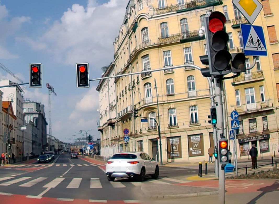 Grażyna Torbicka pruje na czerwonym