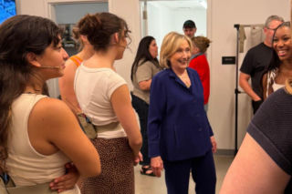 Hillary Clinton pracuje na czołowych uczelniach