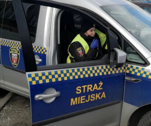 Koronawirus w Kaliszu. Straż miejska apeluje do mieszkańców przez MEGAFON! [ZDJĘCIA]