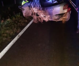 Zmasakrowane auto pod Płockiem! Umierał na ich oczach, ale nie poddali się (ZDJĘCIA]