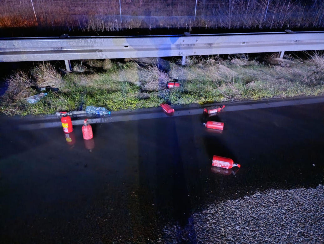 Pożar na autostradzie A2. Na pomoc popędziły trzy zastępy strażaków