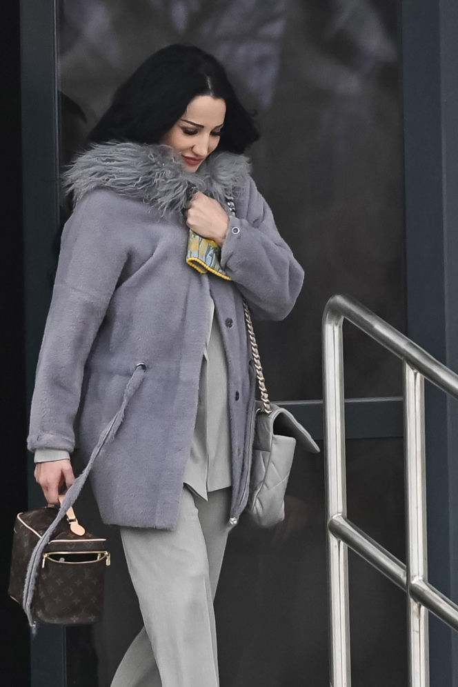 Justyna Steczkowska boso na śniegu