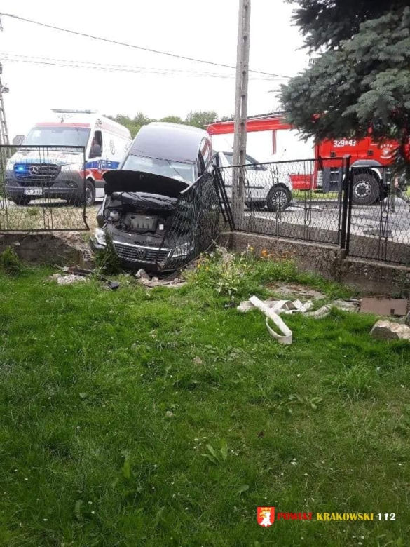 Dwa groźne wypadku w powiecie krakowskim! Trzy osoby trafiły do szpitala [ZDJĘCIA]