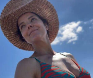 Tak Joanna Jabłczyńska odpoczywa na wakacjach. Bikini, kapelusz i zero makijażu