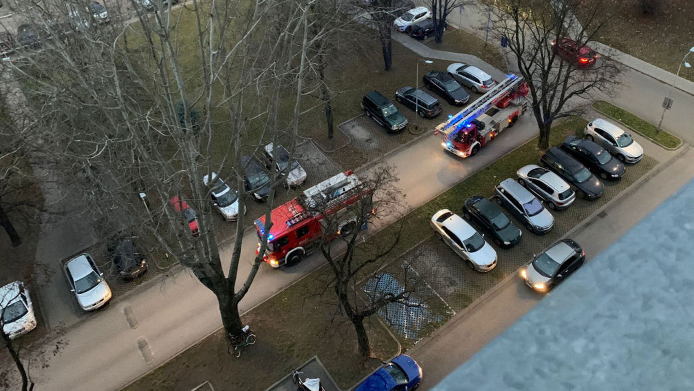 Wersalka, najlepszy przyjaciel złodzieja, gdy zapuka policja