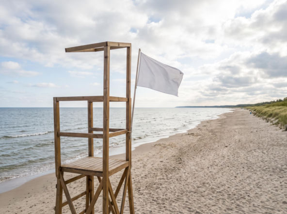 Sinice Kołobrzeg. Czy w Kołobrzegu można się kąpać 24.08? Flaga, warunki pogodowe
