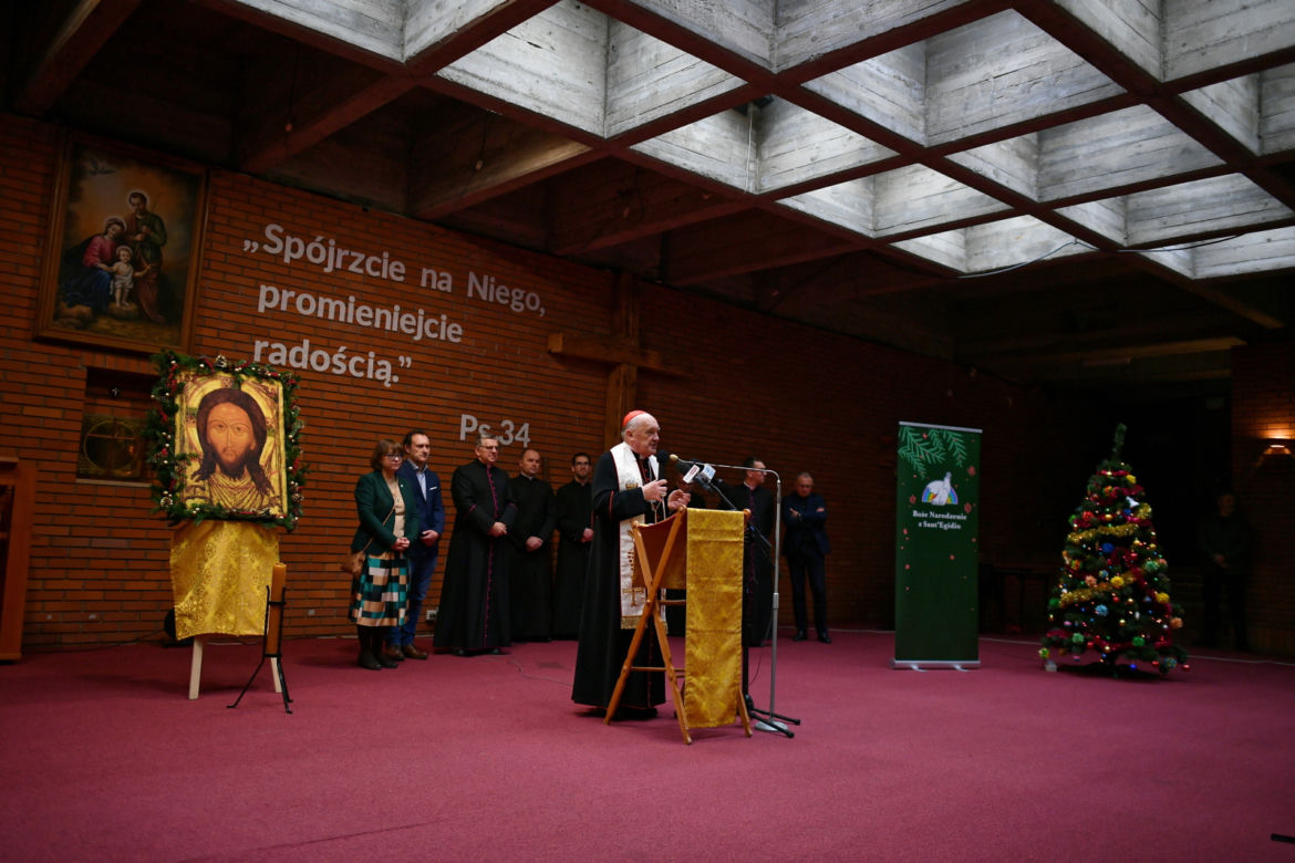 Świąteczne spotkanie kard. Kazimierza Nycza z ubogimi i bezdomnymi