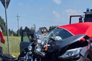 Tragiczne zderzenie motocyklisty z osobówką. 68-latek zginął na miejscu