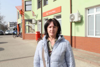 Ogromne kolejki, braki kadrowe oraz rażące zaniedbania ze strony listonoszy w Pocztach pod Warszawą