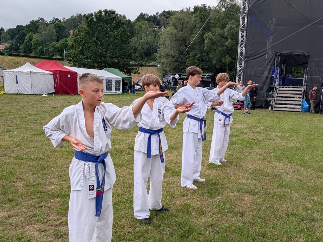 Tłumy na Festiwalu Pod Zaporą w Brodach! Oskar Cyms i „Złoty Gumiak” skradli serca publiczności