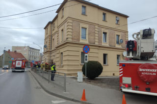 Co było przyczyną pożaru w kamienicy we Wschowie? Trzy osoby trafiły do szpitala