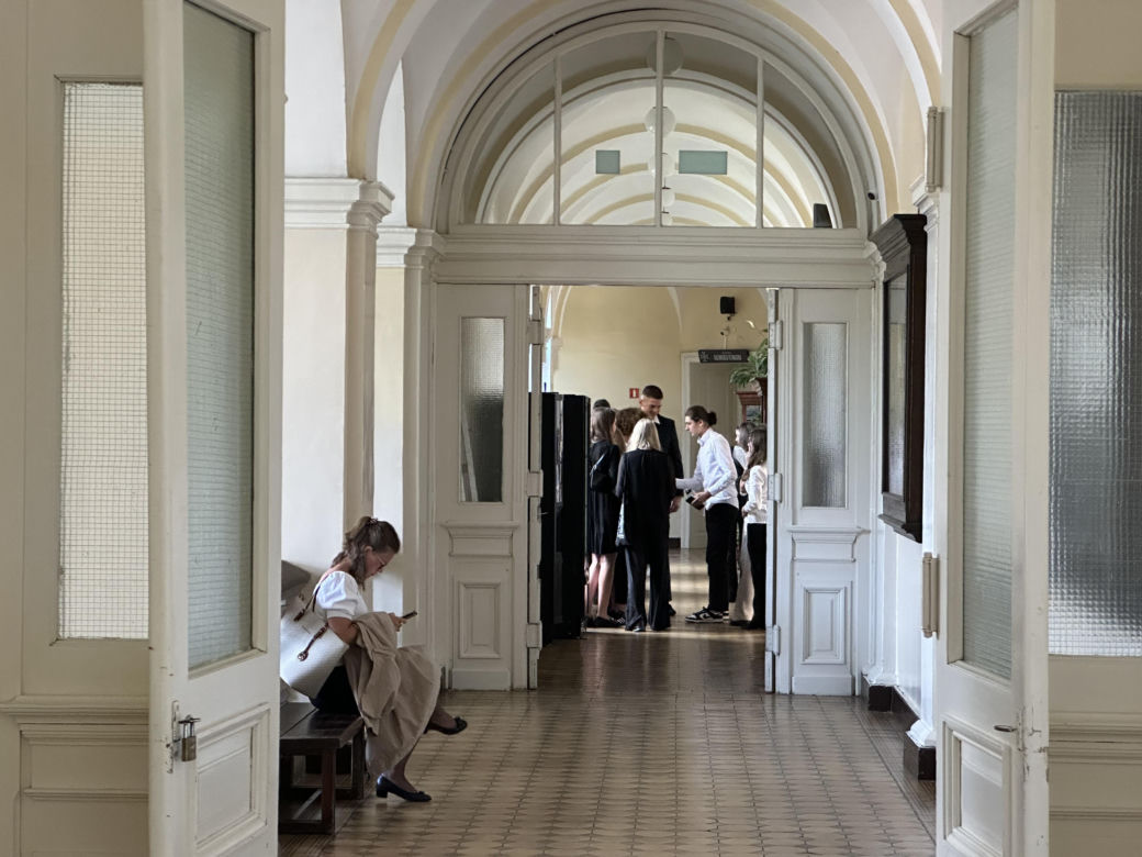 Uczniowie I Liceum Ogólnokształcącego im. Bartłomieja Nowodworskiego rozpoczęli rok szkolny 2023/2024