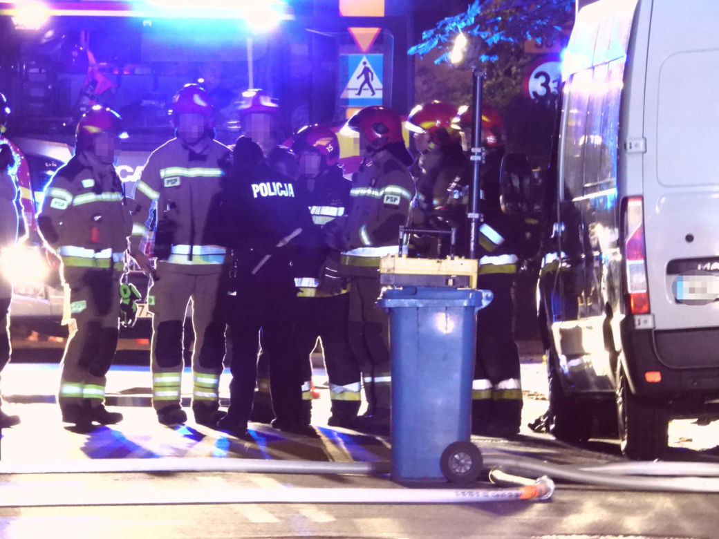 Antyterroryści zatrzymali mężczyznę w Ząbkach. Zabarykadował się w domu