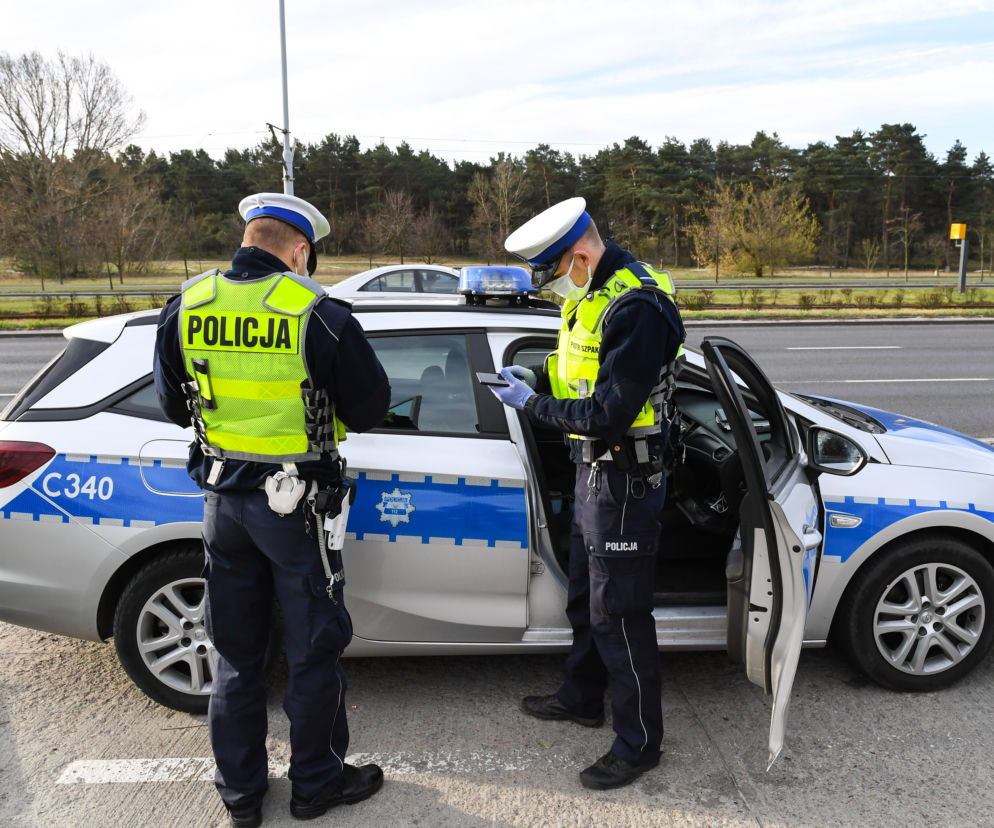 Bezlitosny Bartosz N. ciągnął policjantów drogami Kogutka. Dramat w czasie kontroli
