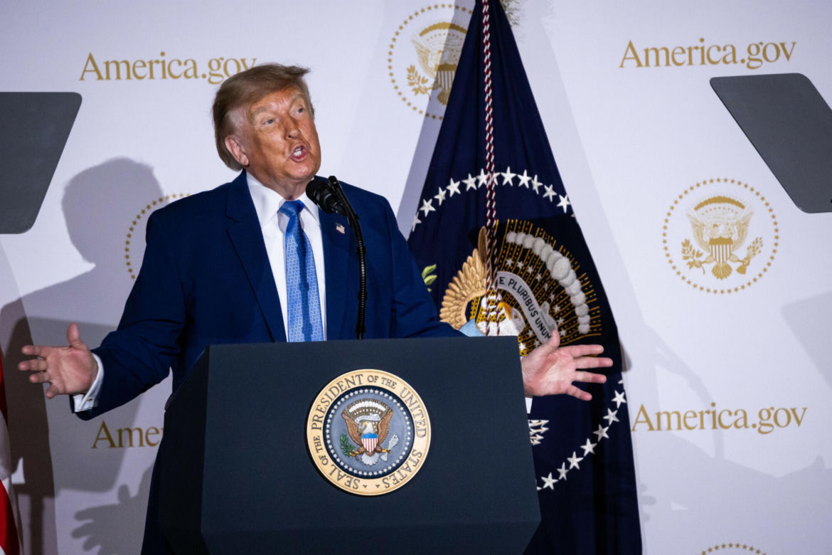 Donald Trump ogłosił „konstytucję AI”