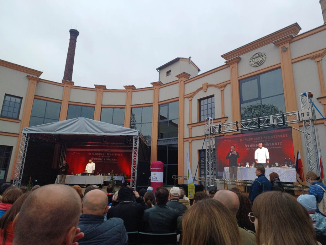 Robert Makłowicz w Zielonej Górze. III Lubuski Festiwal Otwartych Piwnic i Winnic