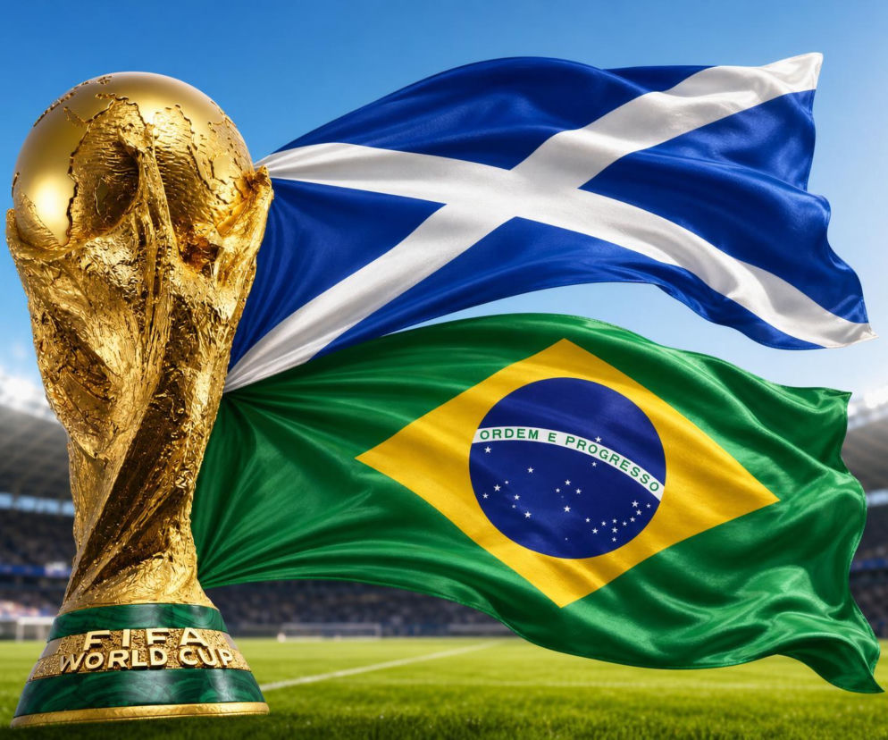 Puchar Świata FIFA oraz powiewające flagi Brazylii i Szkocji na tle stadionu piłkarskiego. Symbolizuje to nadchodzący mecz Szkocja - Brazylia na Mundialu 2026. Pełne statystyki i składy drużyn znajdziesz na naszym portalu.