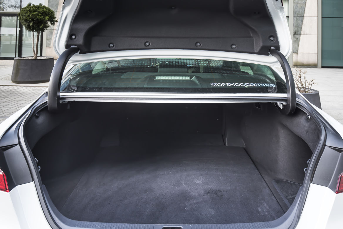 Toyota Camry 2.5 Hybrid 218 KM e-CVT Executive + VIP