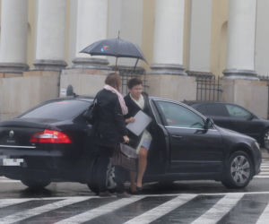 Gronkiewicz-Waltz, Belka i Glapiński zrobili fortunę. NBP ujawnił pensje z 25 lat 