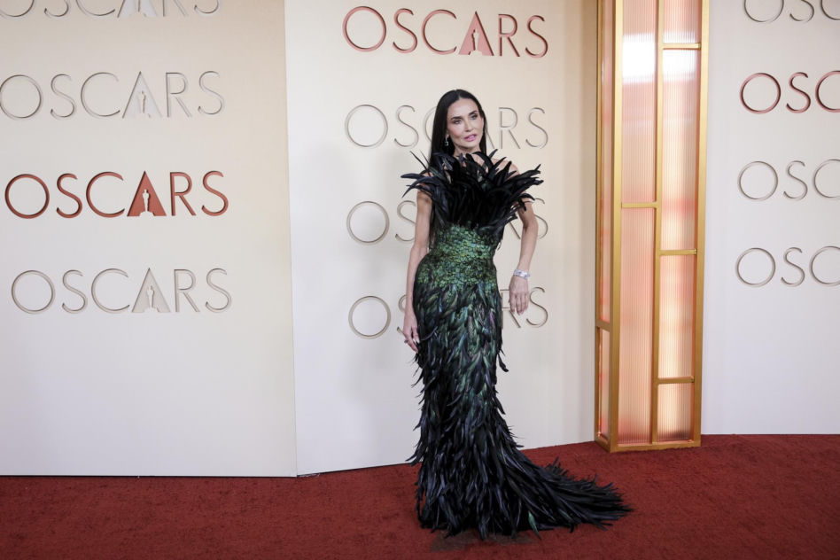 Demi Moore zachwyciła w kreacji na Oscarach. Nie wygląda na 63 lata