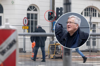 Bronisław Komorowski przyłapany na czerwonym świetle. Cel? Wizyta u krawca [ZDJĘCIA]