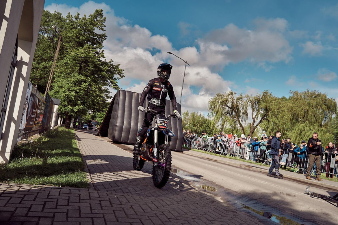 Poranna deszczowa pogoda nie odstraszyła fanów motoryzacji. Kolejna Motowiosna przeszła do historii