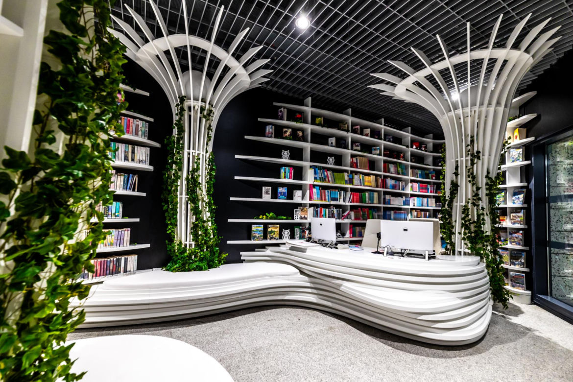 Metroteka – biblioteka na stacji metra M2 Kondratowicza w Warszawie