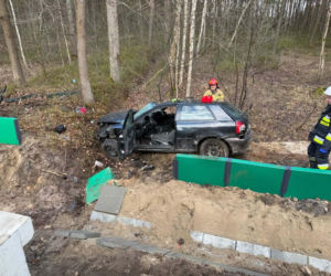 Tragedia na drodze pod Starachowicami. 33-letni kierowca Audi zginął po dramatycznym wypadku