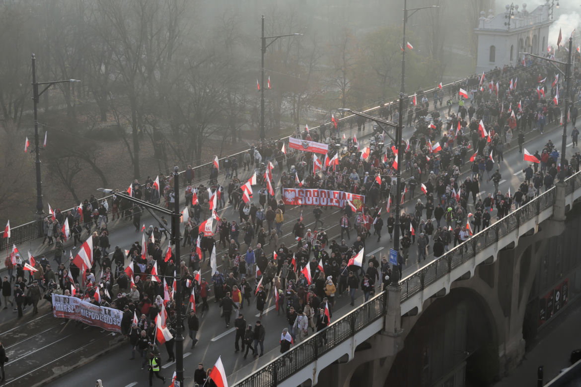 Marsz Niepodległości przeszedł przez most Poniatowskiego