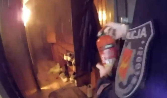 Łódź. Pożar mieszkania przy ul. Kusocińskiego. 27-latka z dzieckiem uwięzieni na balkonie [ZDJĘCIA]