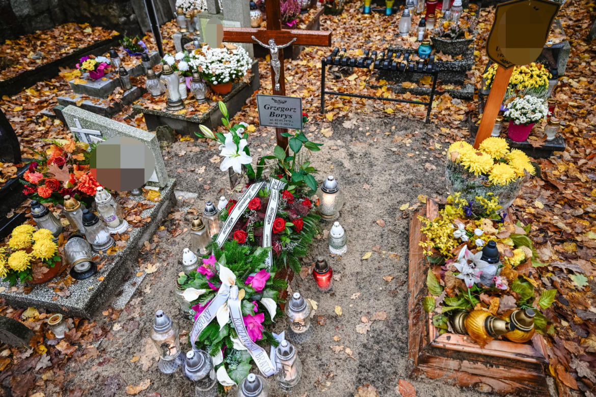 Grzegorza Borysa pochowano w ciszy z dala od syna. Garstka osób na cmentarzu