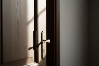 Ginekolog skrzywdził pacjentki, sąd zasądził odszkodowania. Czy polski wymiar sprawiedliwości bywa bezradny?