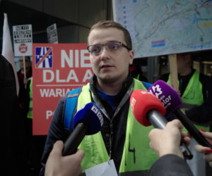 Dramat setek rodzin pod Warszawą! Nowa autostrada zburzy ich domy?! „Żyjemy na bombie”