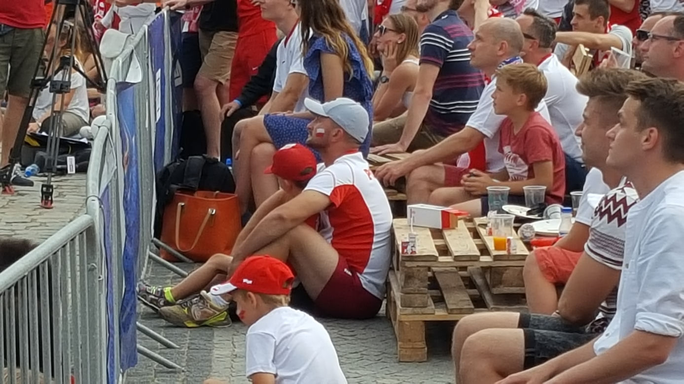 Strefa kibica przed Halą Stulecia