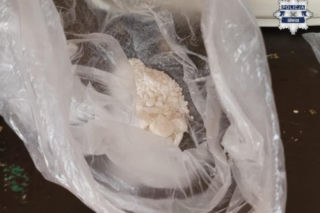 Taksówkarz zasnął za kierownicą na środku drogi. W aucie miał anielski pył