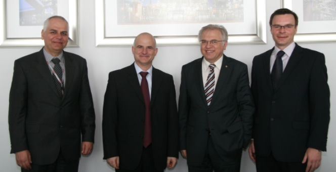 Grupa Lotos S.A. i Energ S.A. podpisały umowę konsorcjum dotyczącą opracowania dokumentacji dla podjęcia decyzji o budowie elektrociepłowni zasilanej pozostałością po przerobie ropy naftowej