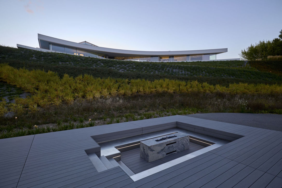 Dune House willa pod Warszawą. Autorem projektu jest Przemek Olczyk z Mobius Architekci