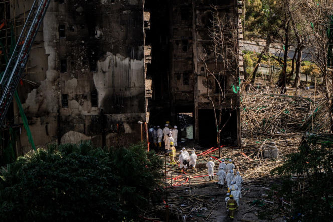 Hongkong pogrążony w żałobie po tragicznym pożarze wieżowców. Liczba ofiar wzrosła do 146