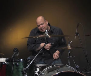 Pearl Jam zagrali z nowym perkusistą! Kim jest Abe Laboriel Jr.?
